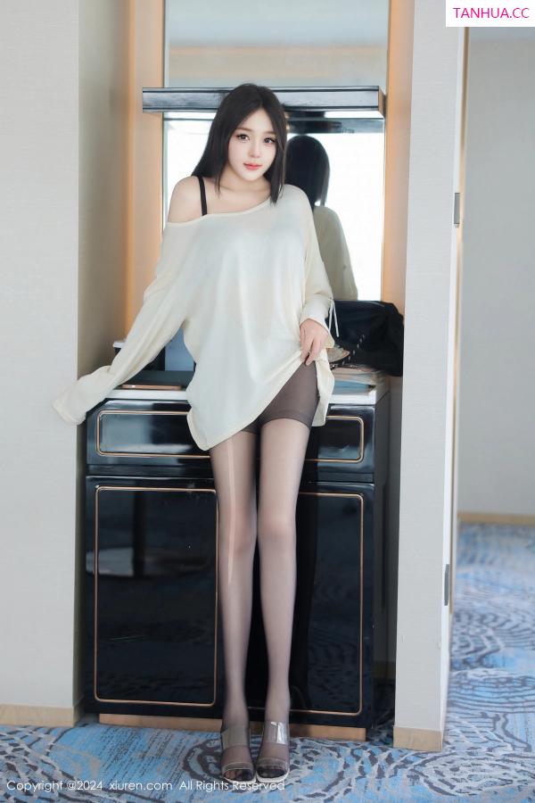 [XiuRen]高清写真图 2024.08.30 No.9089 柚柚小奶瓶 黑丝美腿